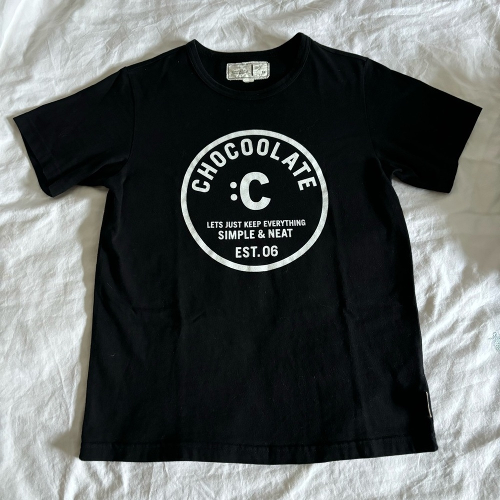 chocoolate black graphic tee